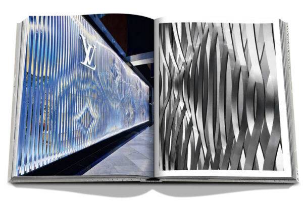 Assouline - Louis Vuitton Skin: Architecture of Luxury (Singapore Edition)