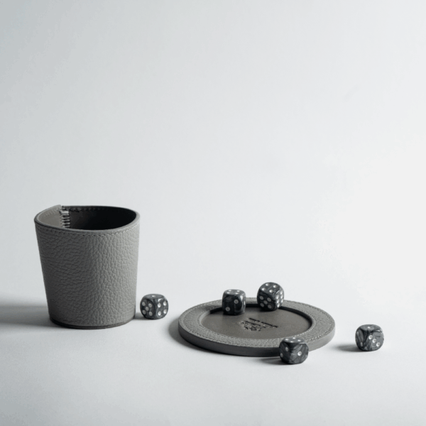 Hector Saxe Paris - Liar's Dice Grey